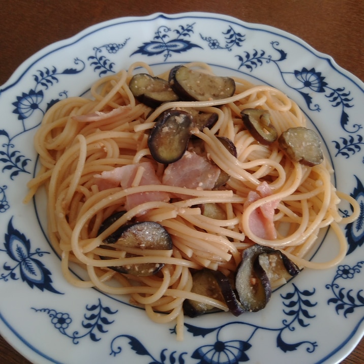 茄子とベーコンの味噌パスタ